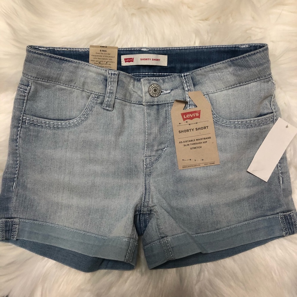 NWT Levi’s 8 regular girls shorty short